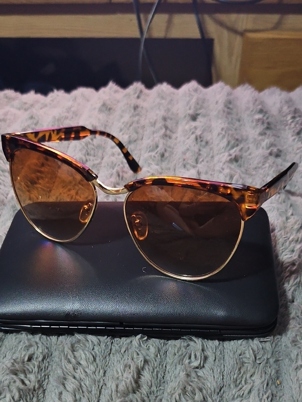 New York Women's Tortoiseshell Cat-Eye Sunglasses - Amber Lenses